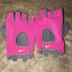 Women’s Nike weight lifting glove